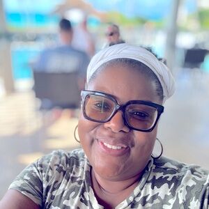 Meet your Posher, Sandra